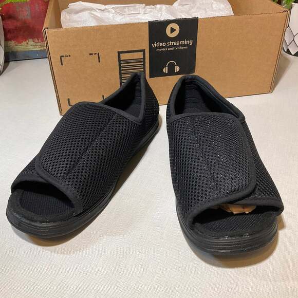 Velco Wide Slipper,Swollen Feet Diabetic - Picture 1 of 11